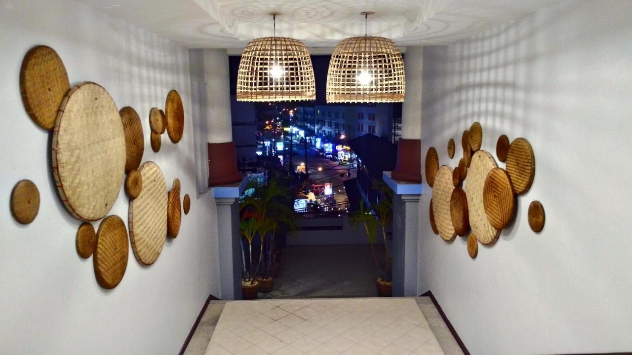 Bodega Phuket Patong (Adults Only) Hostel Exterior photo