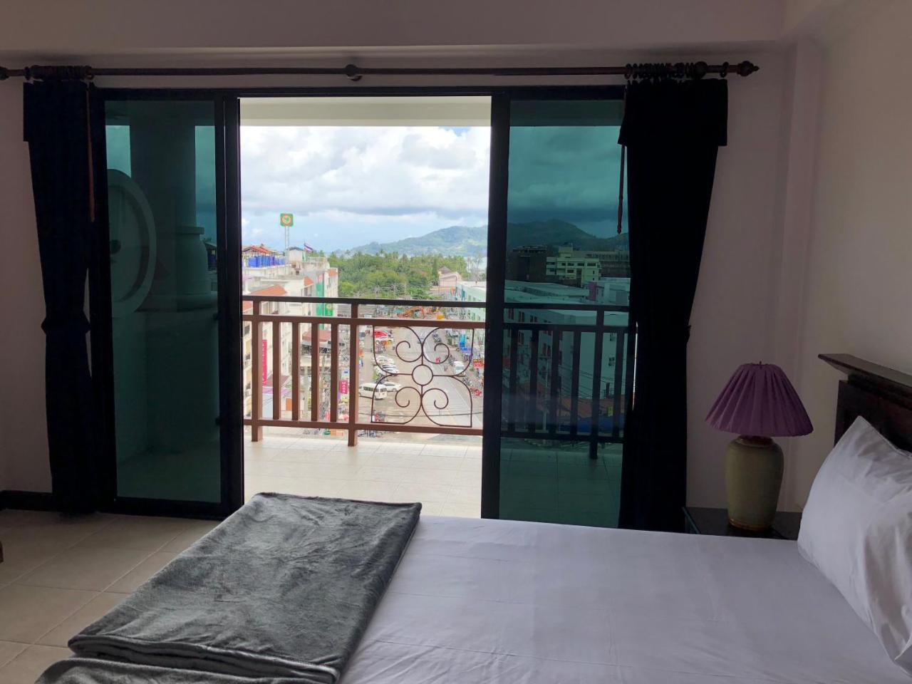 Bodega Phuket Patong (Adults Only) Hostel Exterior photo