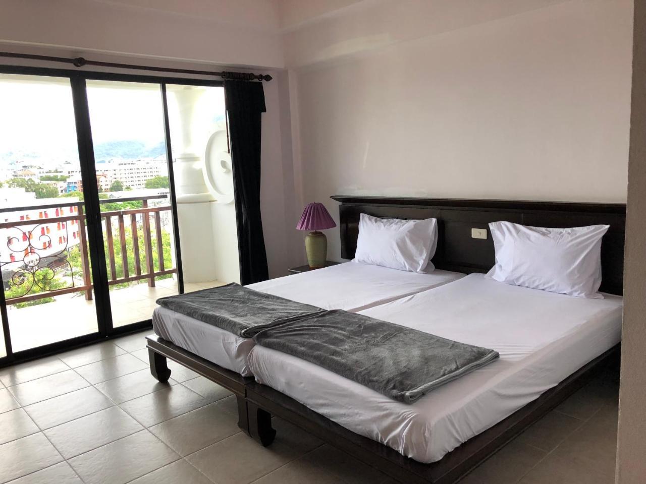 Bodega Phuket Patong (Adults Only) Hostel Exterior photo