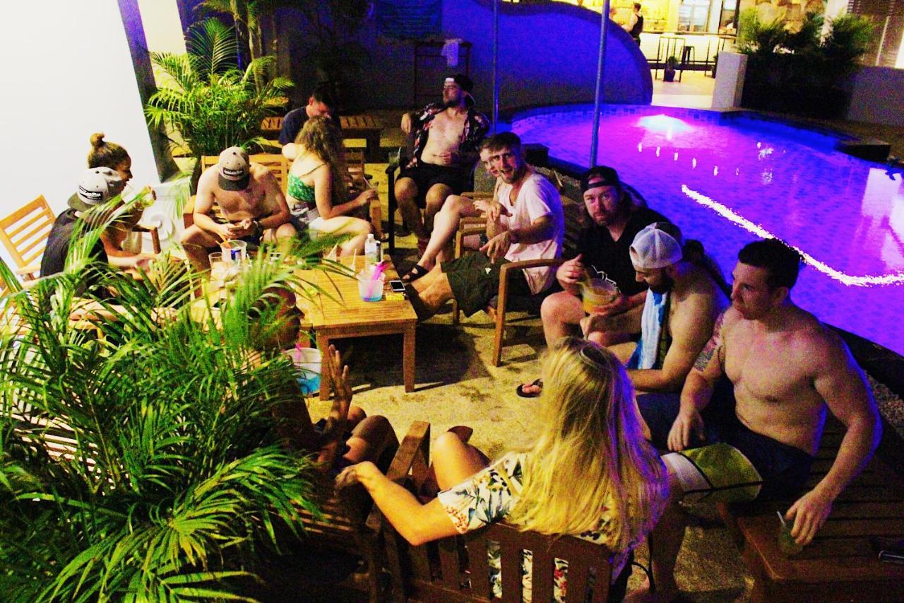 Bodega Phuket Patong (Adults Only) Hostel Exterior photo