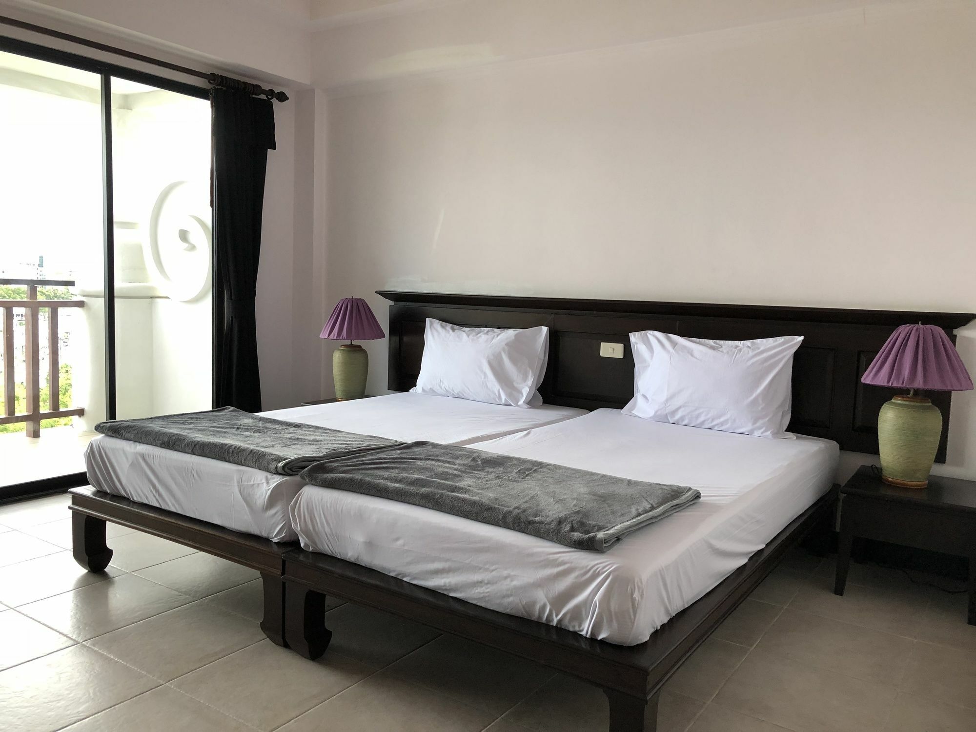 Bodega Phuket Patong (Adults Only) Hostel Exterior photo