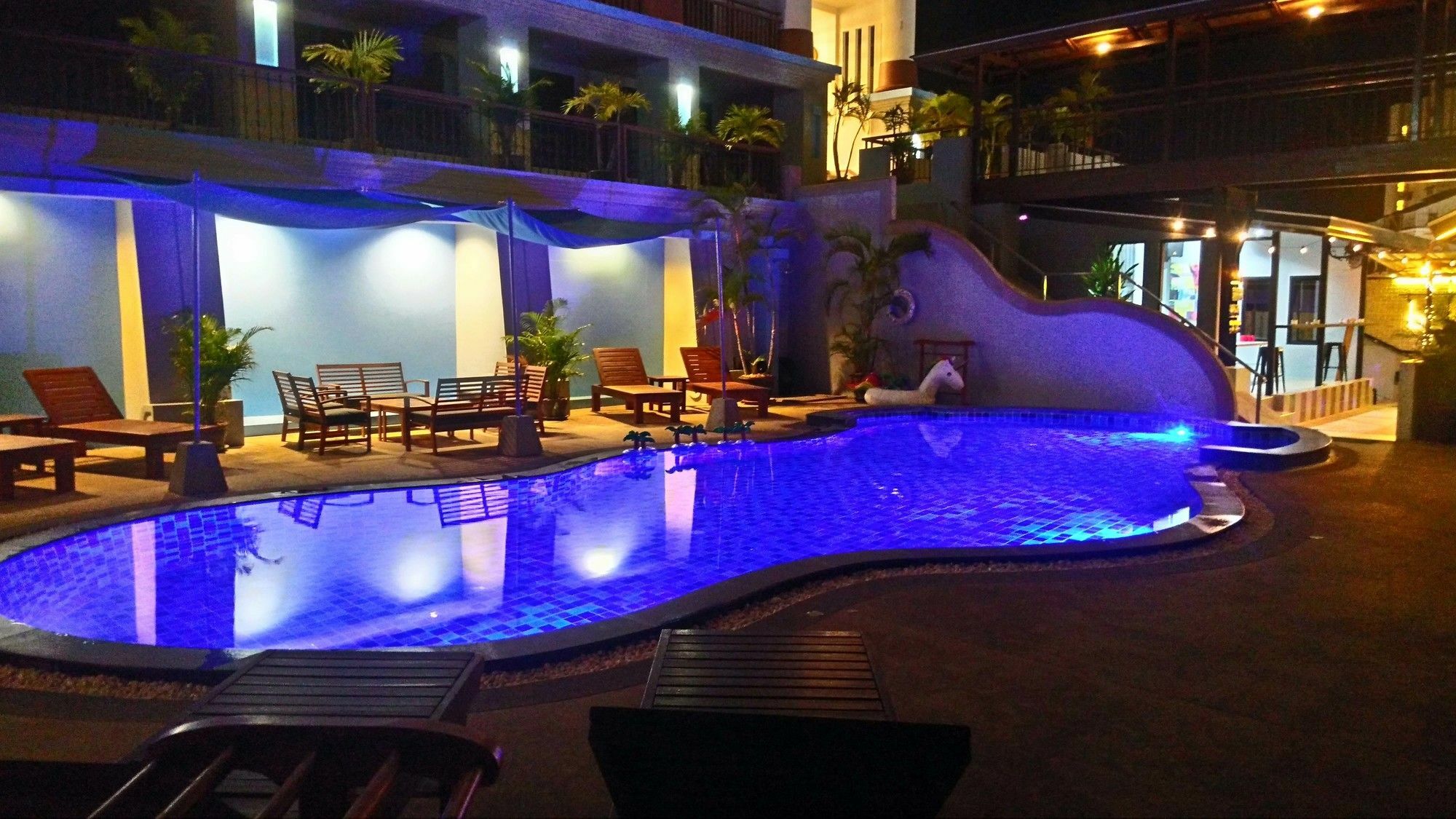 Bodega Phuket Patong (Adults Only) Hostel Exterior photo